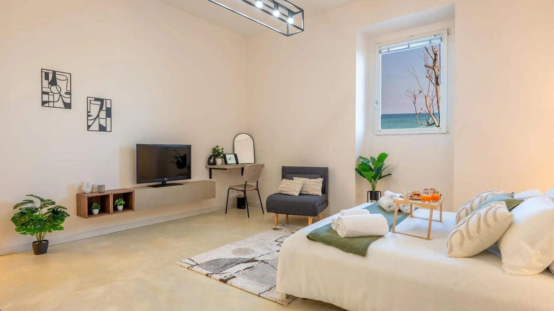 Seaside Apartment Near St Nicholas Basilica Bari 0*,  Italien