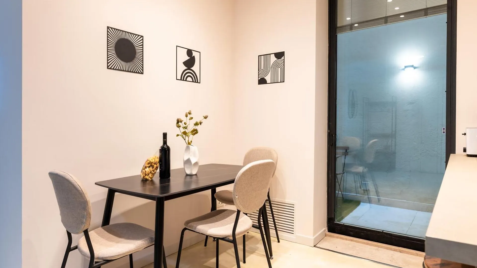 Seaside Apartment Near St Nicholas Basilica Bari