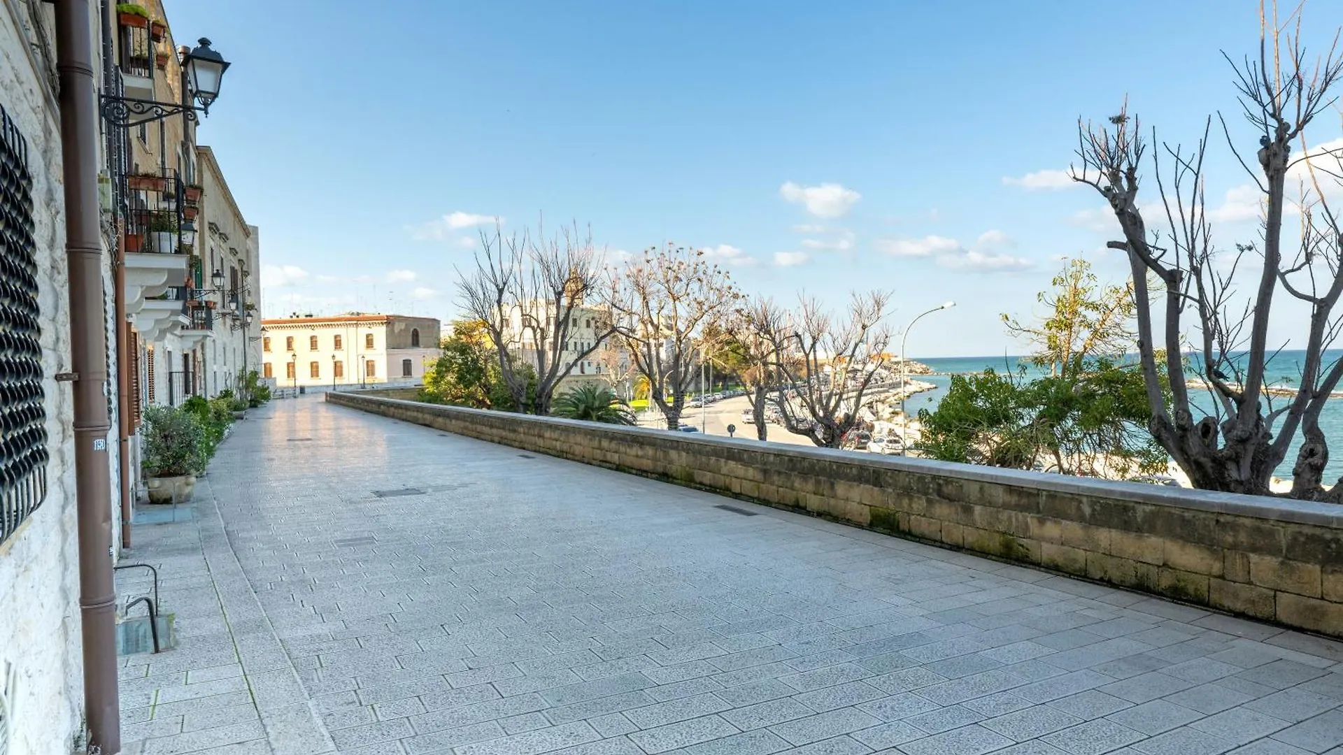 Seaside Apartment Near St Nicholas Basilica Bari